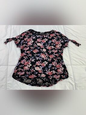 Pre loved RICKI’S shirt womens size XL
